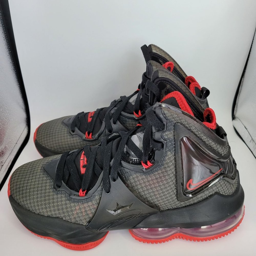 Nike LeBron 19 XIX Bred GS Basketball Shoes Black Red Grey DD0418-011 US Size 6Y - Picture 2 of 9